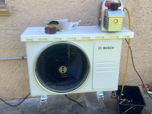 Installation de deux monosplit Bosch à Belgentier par Climathermofluide, Brignoles, Climathermofluide