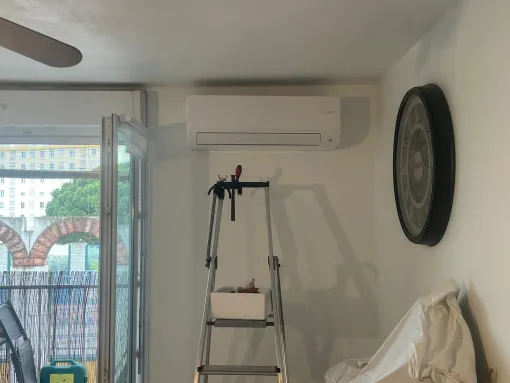 Mise en service d'un climatiseur de 2,5 kilos sur Fréjus par Climathermofluide, Brignoles, Climathermofluide