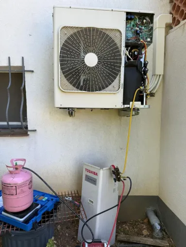 Recharge de gaz sur une clim à Brignoles, Brignoles, Climathermofluide