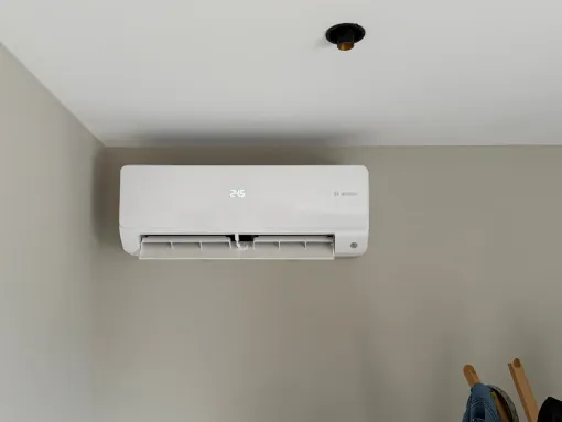 Installation d'une climatisation console Bosch à La Crau dans le Var, Brignoles, Climathermofluide